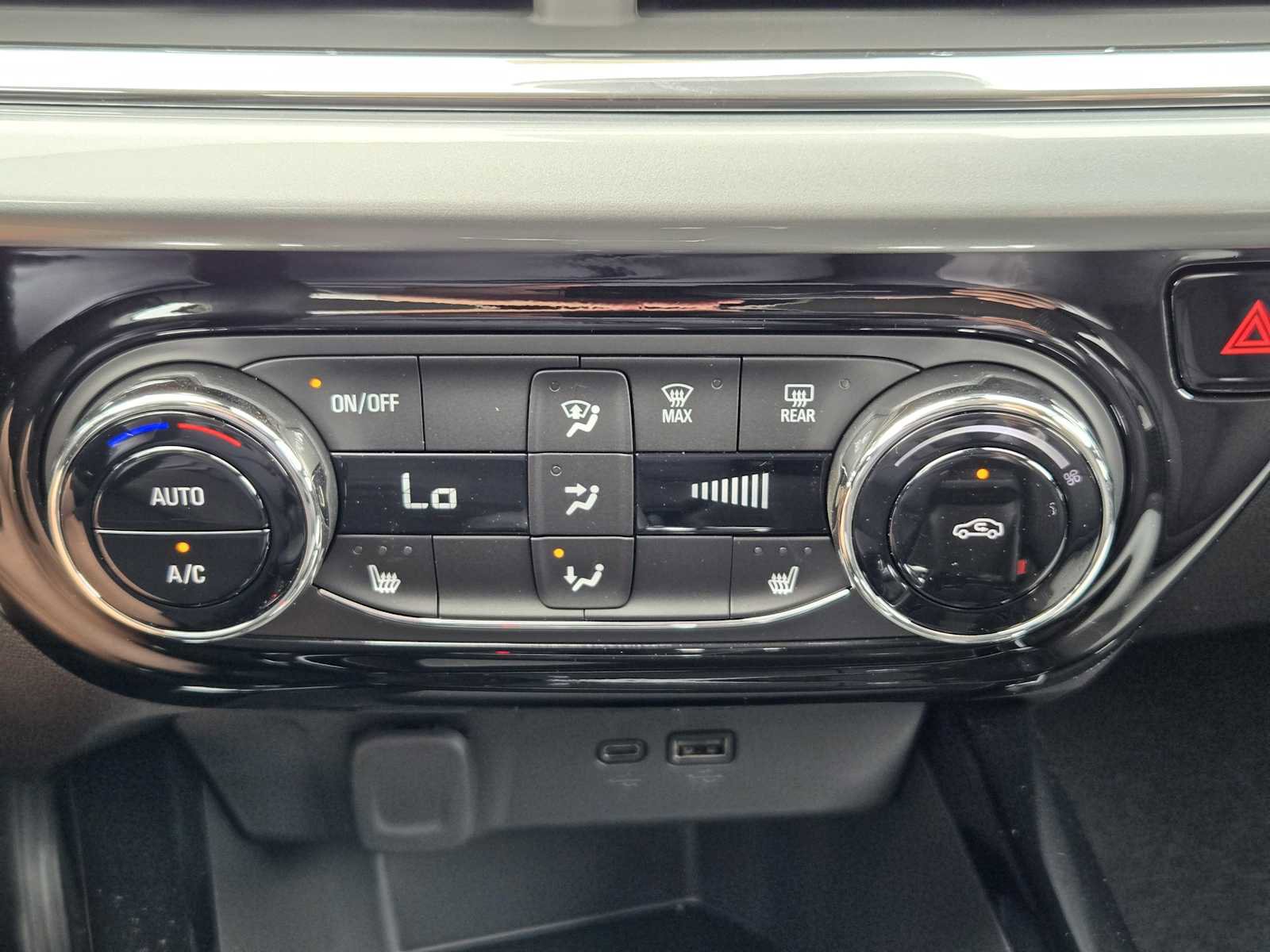 New 2025 Chevrolet Trax LT w/ Driver Confidence Package image 14