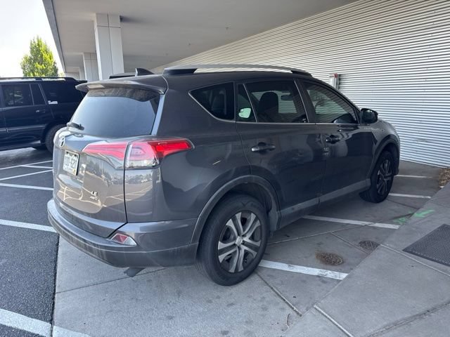 Used 2016 Toyota RAV4 LE AWD/4WD image 3
