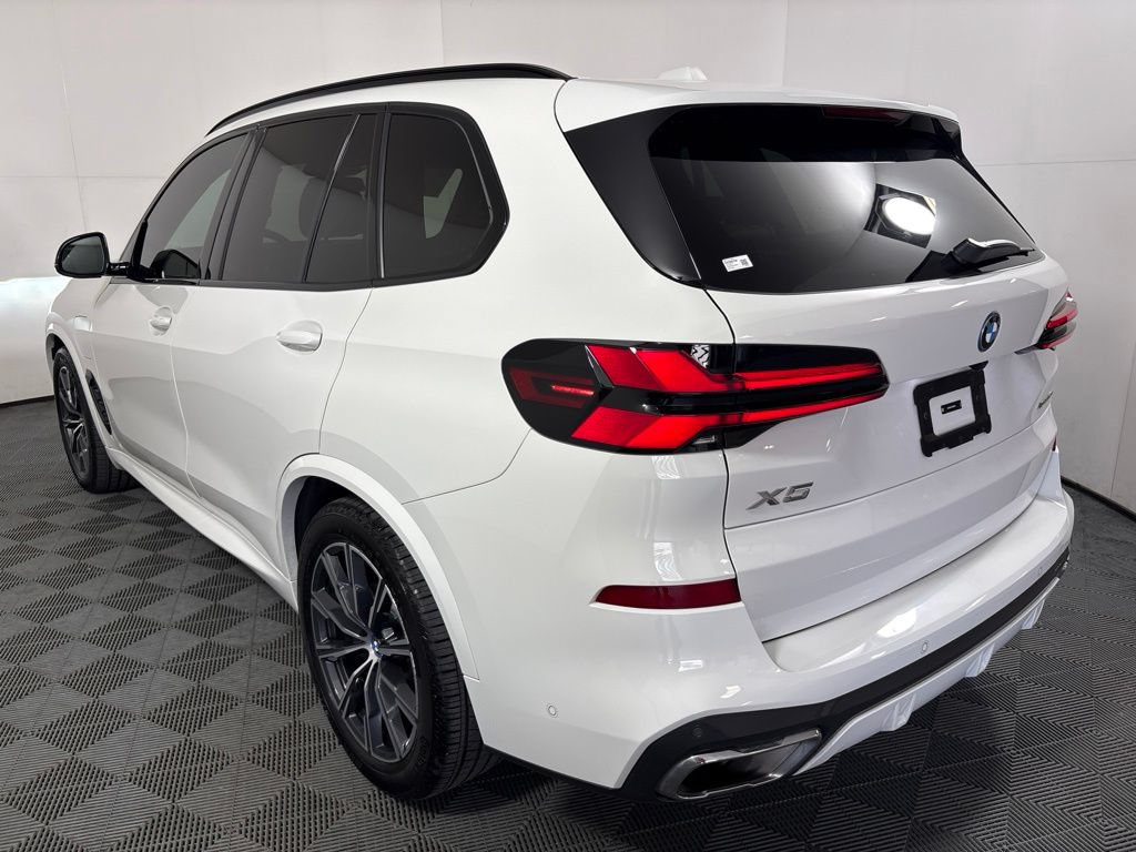 Used 2025 BMW X5 xDrive50e w/ M Sport Package AWD/4WD image 7