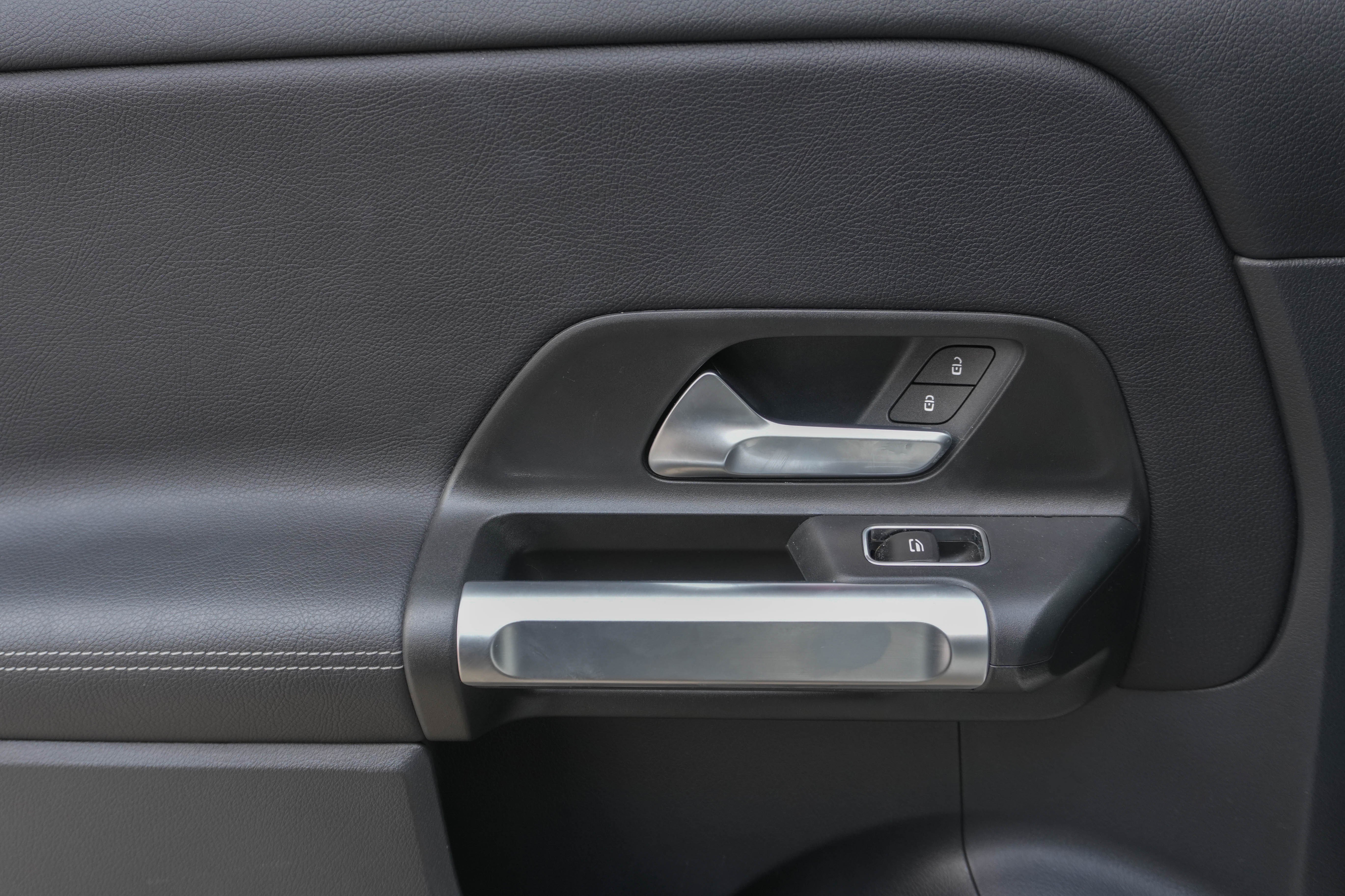 Used 2022 Mercedes-Benz GLB 250 4MATIC image 31