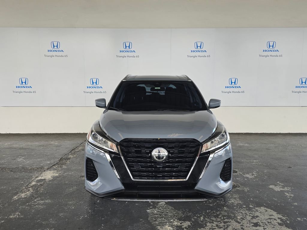 Used 2021 Nissan Kicks SV image 2