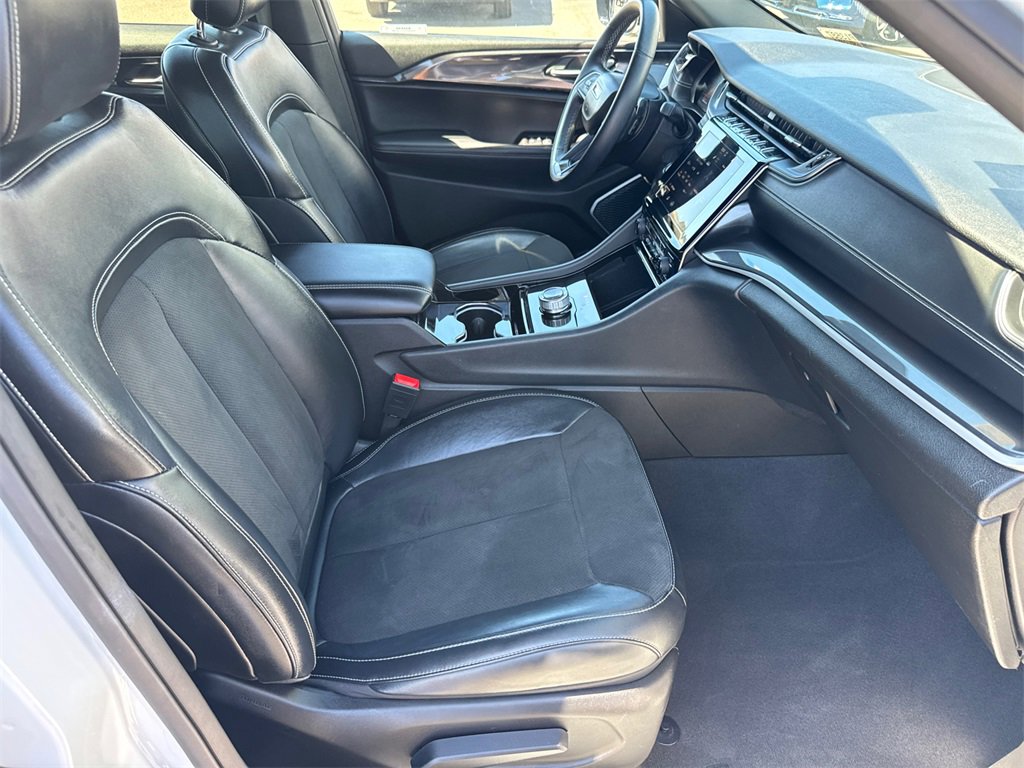 Used 2021 Jeep Grand Cherokee L Laredo image 13