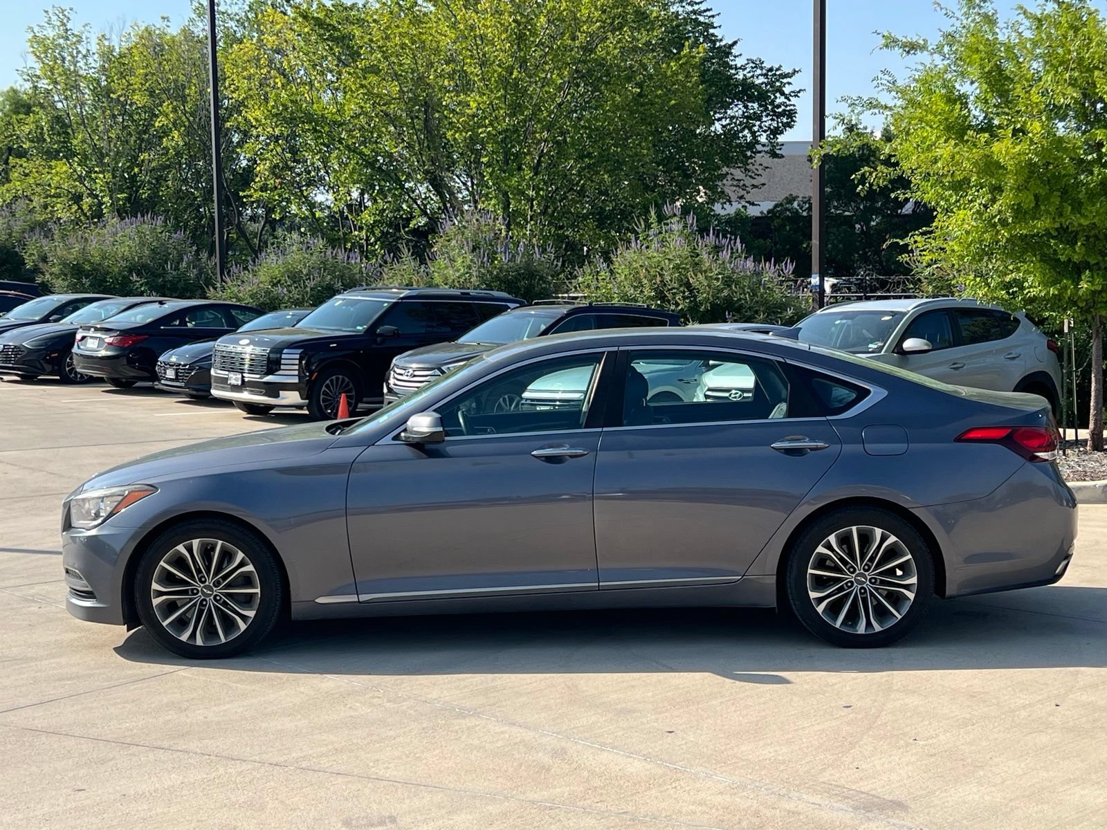 Used 2016 Hyundai Genesis 3.8 RWD image 6