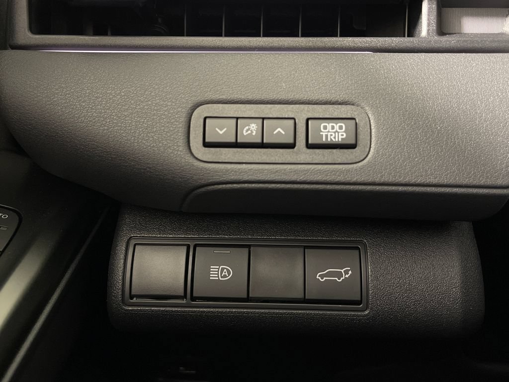New 2026 Toyota C-HR AWD/4WD image 28