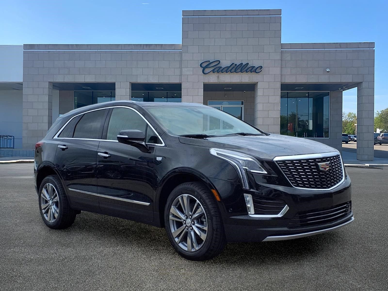 New 2026 Cadillac XT5 Premium Luxury w/ LPO, Floor Liner Package AWD/4WD image 3