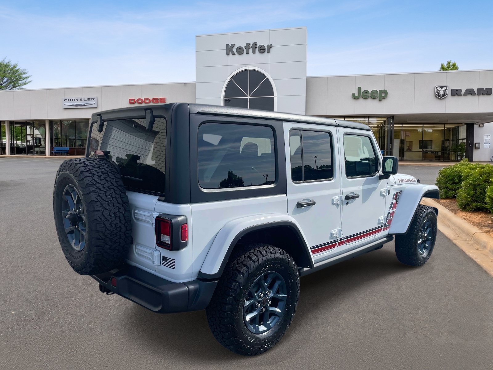 Used 2026 Jeep Wrangler Unlimited Sport w/ Dual Top Group AWD/4WD image 6