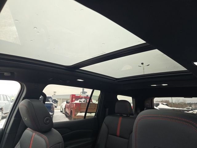 Used 2025 Chevrolet Traverse RS w/ LPO, Floor Liner Package image 21