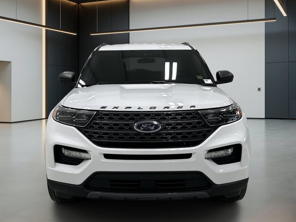 Used 2021 Ford Explorer XLT w/ Equipment Group 202A RWD image 9