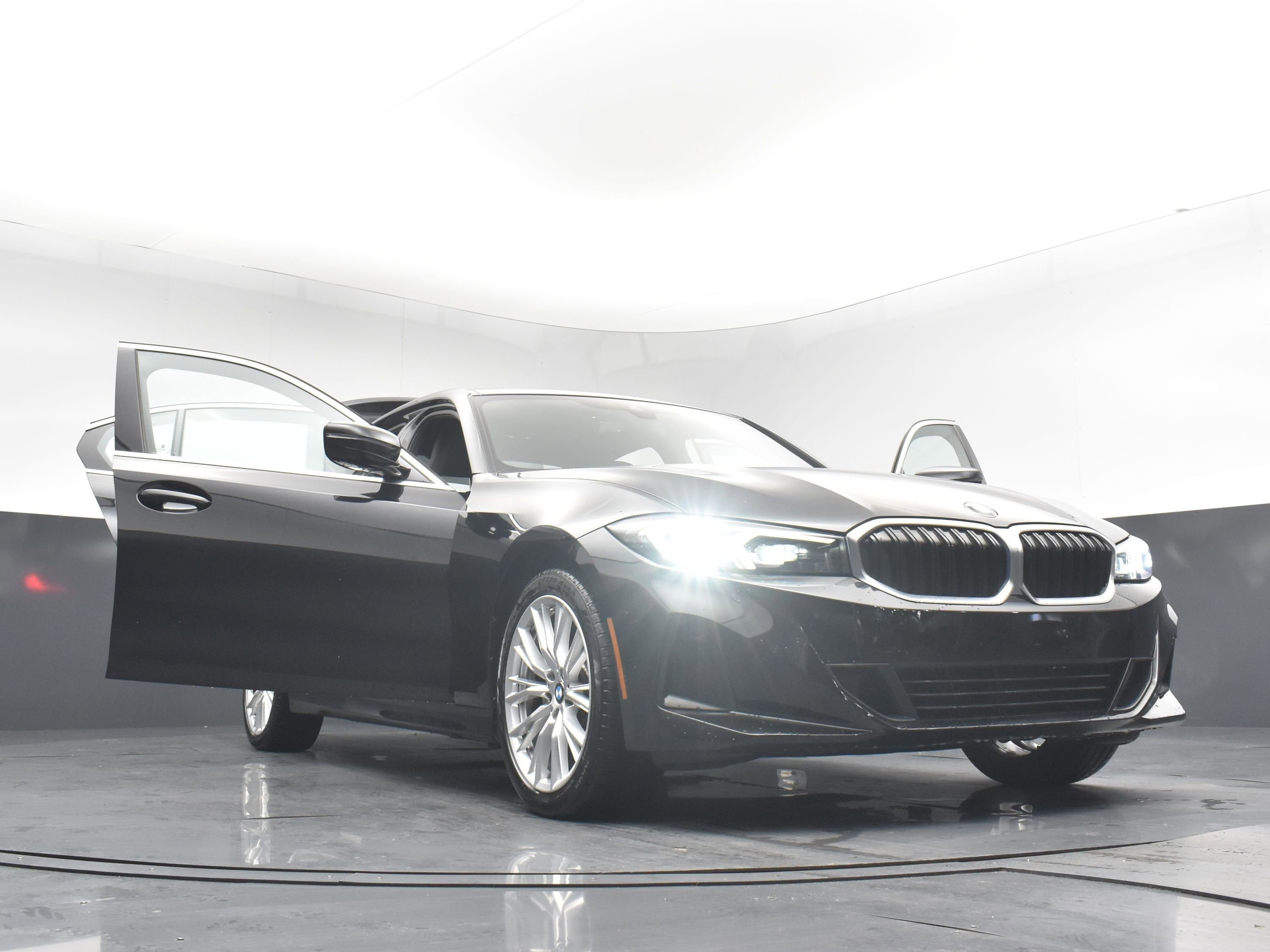 Used 2024 BMW 330i Sedan image 32