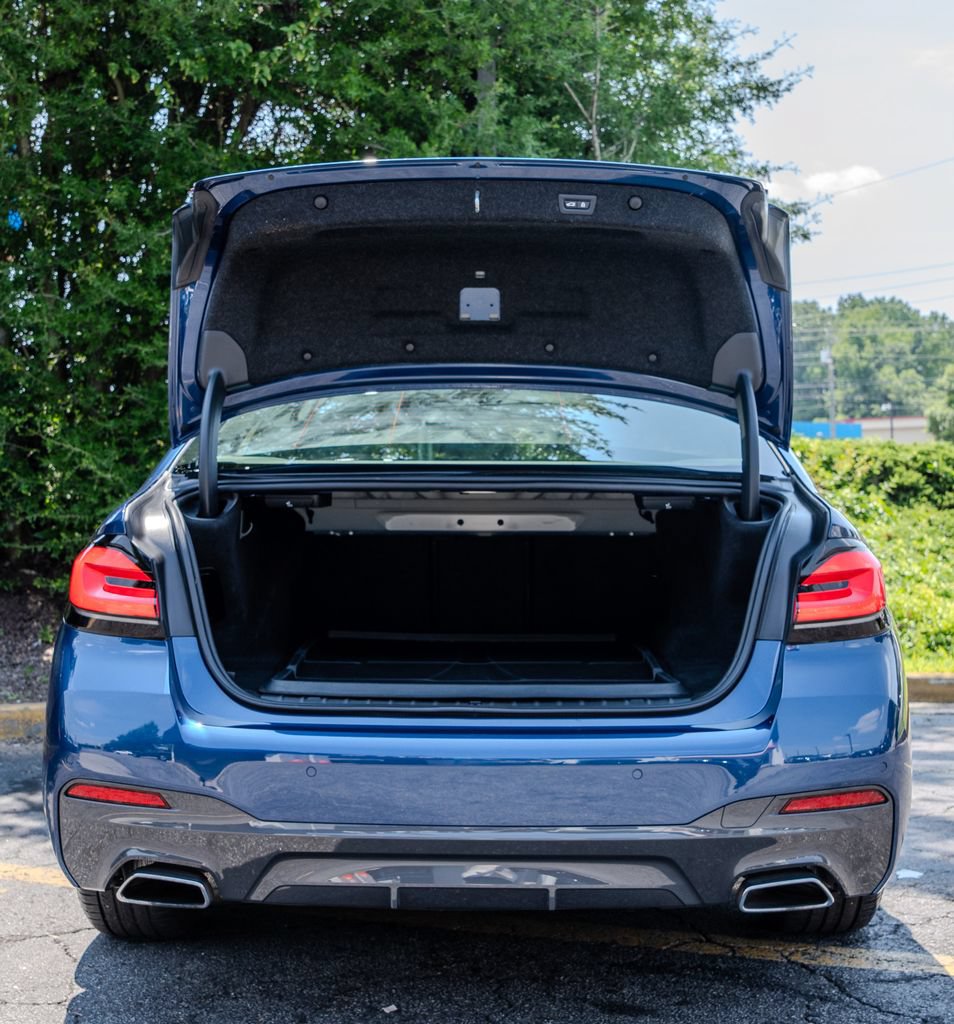 Used 2023 BMW 530e w/ M Sport Package RWD image 27
