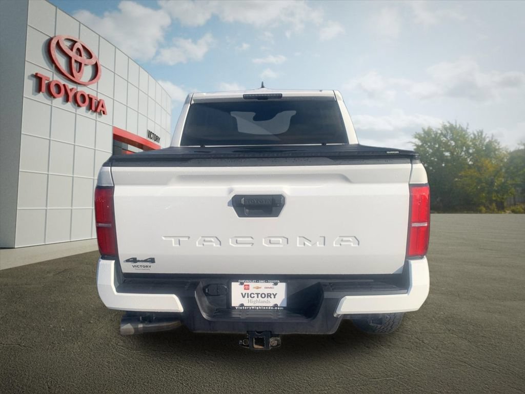 Used 2025 Toyota Tacoma TRD Off-Road AWD/4WD image 4