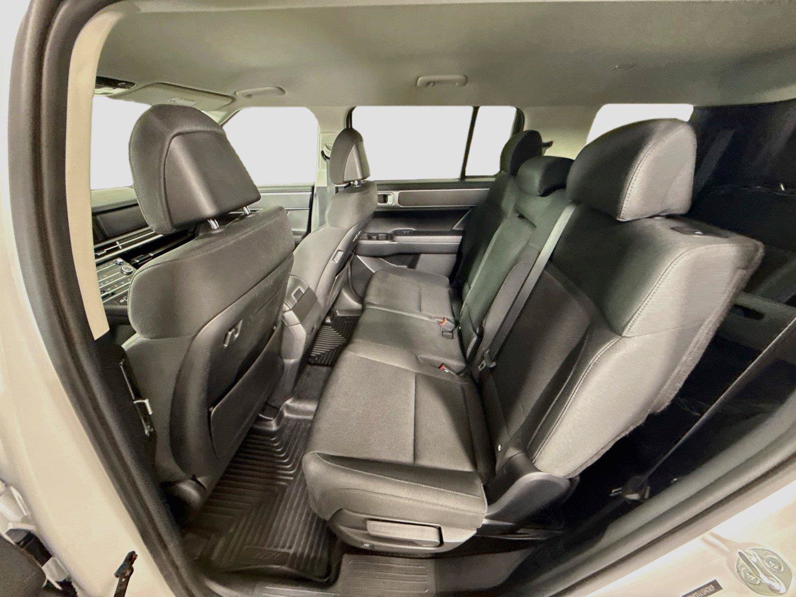 Used 2025 Hyundai Santa Fe SE AWD/4WD image 15