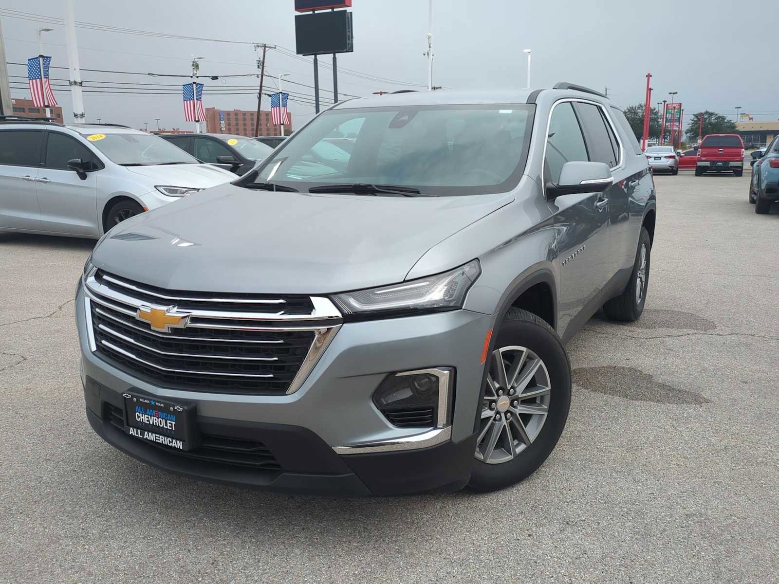 Used 2024 Chevrolet Traverse LT image 1