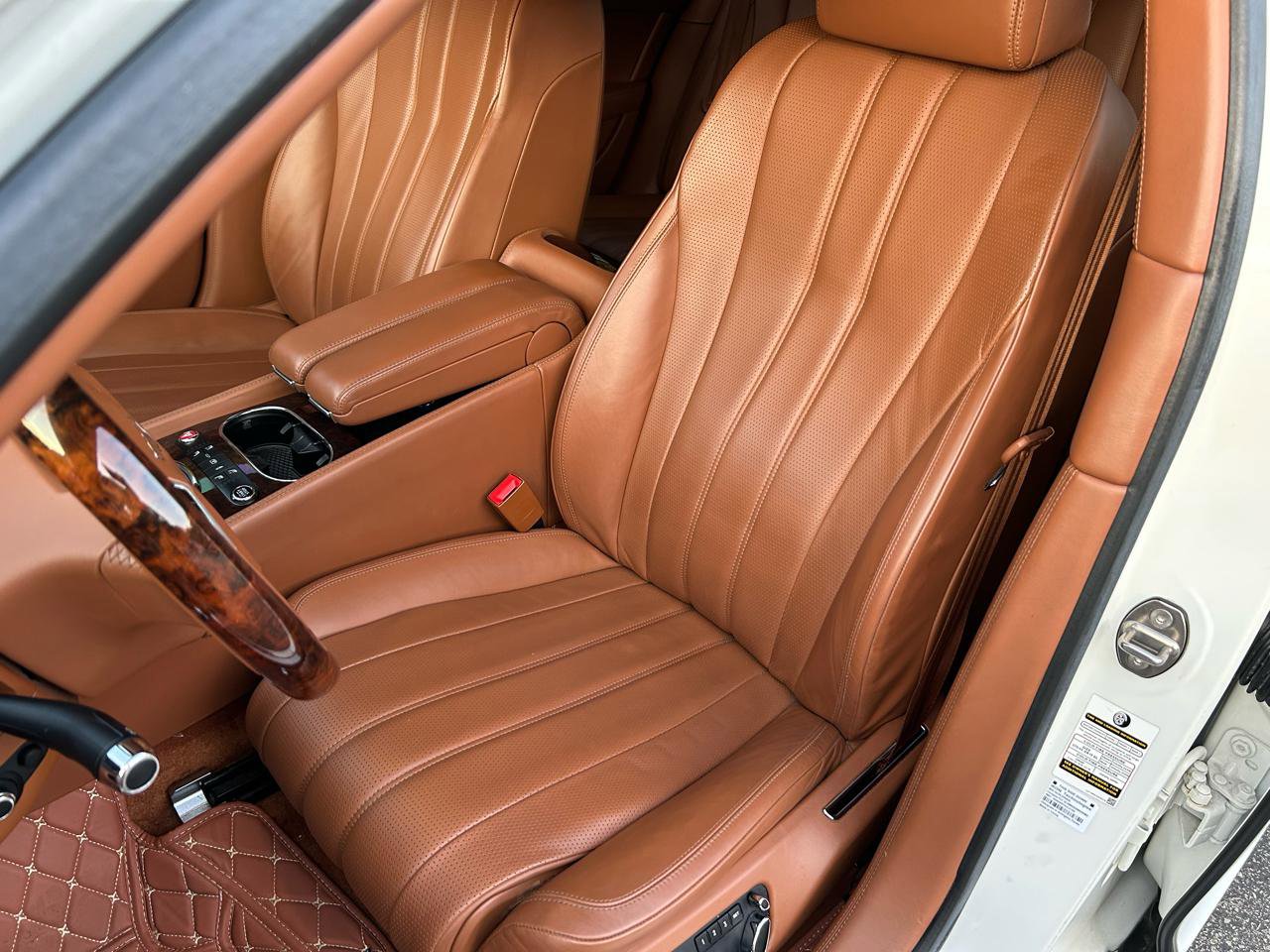 Used 2014 Bentley Flying Spur W12 image 10