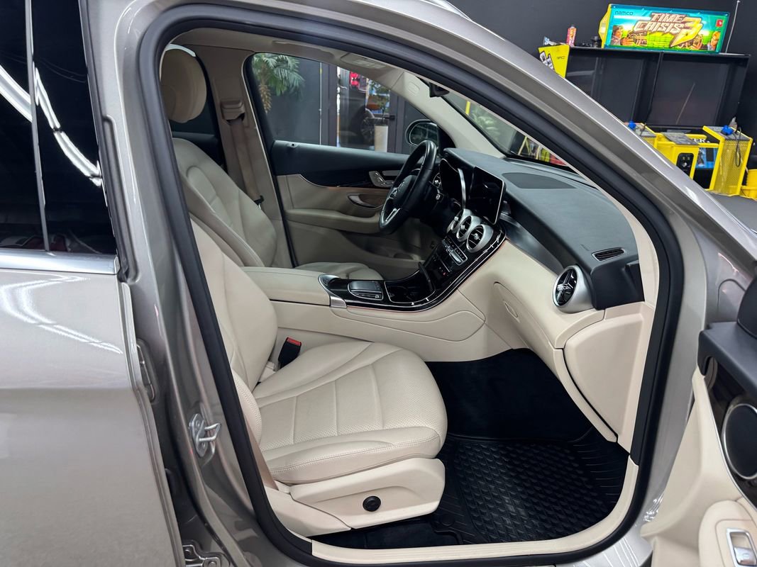 Used 2021 Mercedes-Benz GLC 300 4MATIC image 20