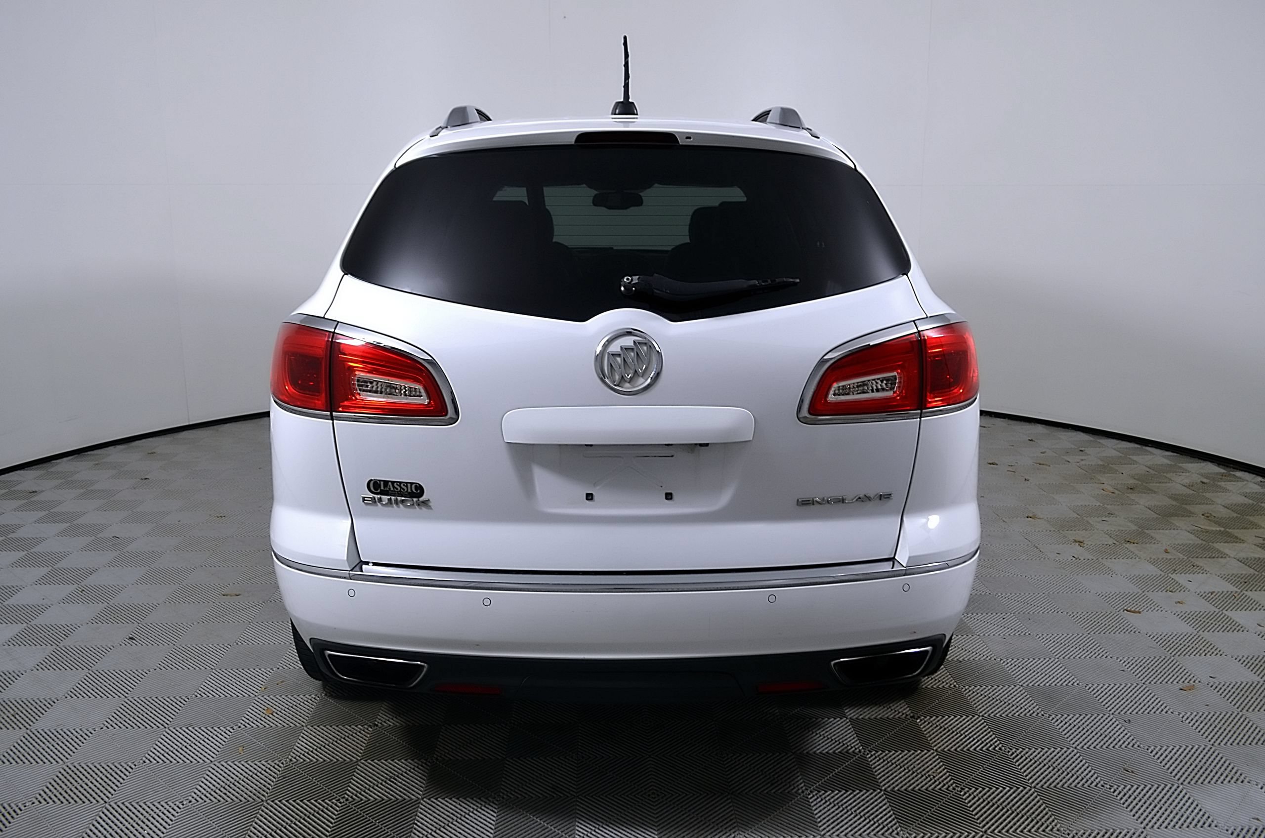 Used 2017 Buick Enclave Leather FWD image 9