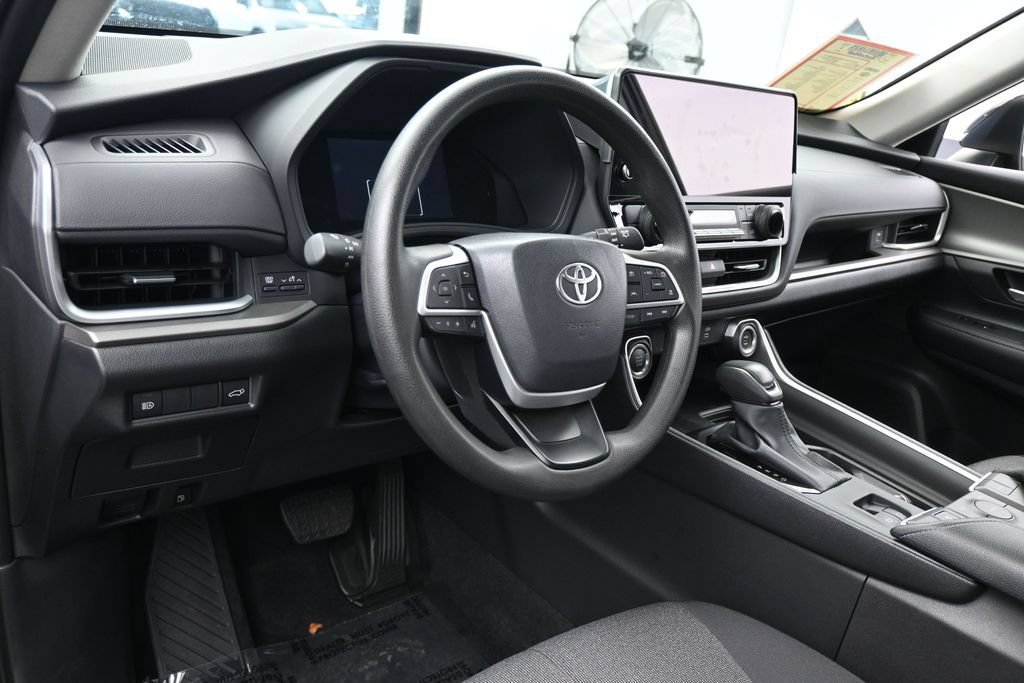 Used 2025 Toyota Grand Highlander FWD image 13