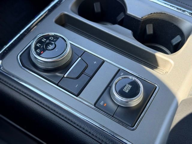 Used 2019 Ford Expedition XLT w/ Equipment Group 202A image 17