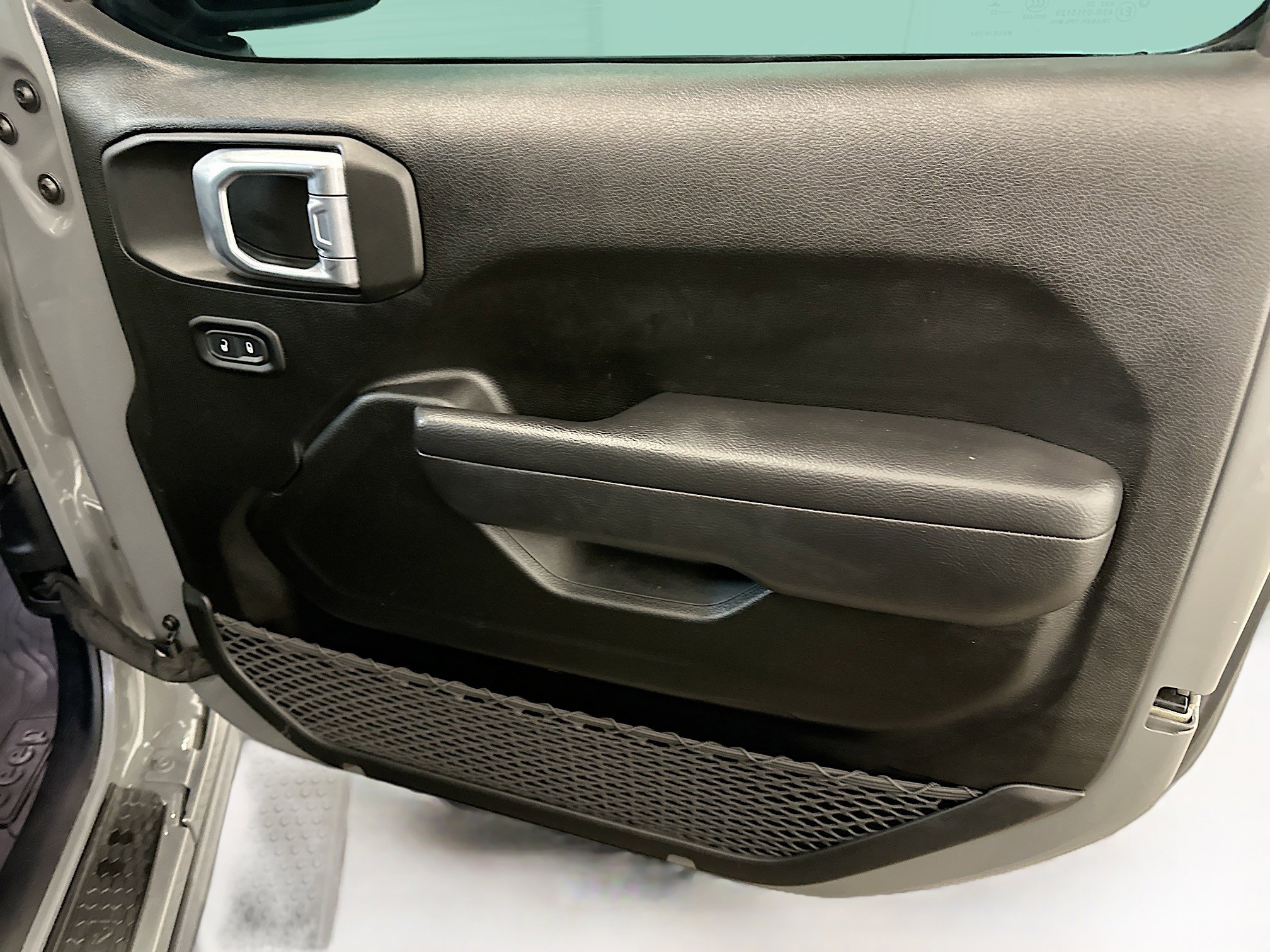 Used 2023 Jeep Wrangler Unlimited Sport image 33