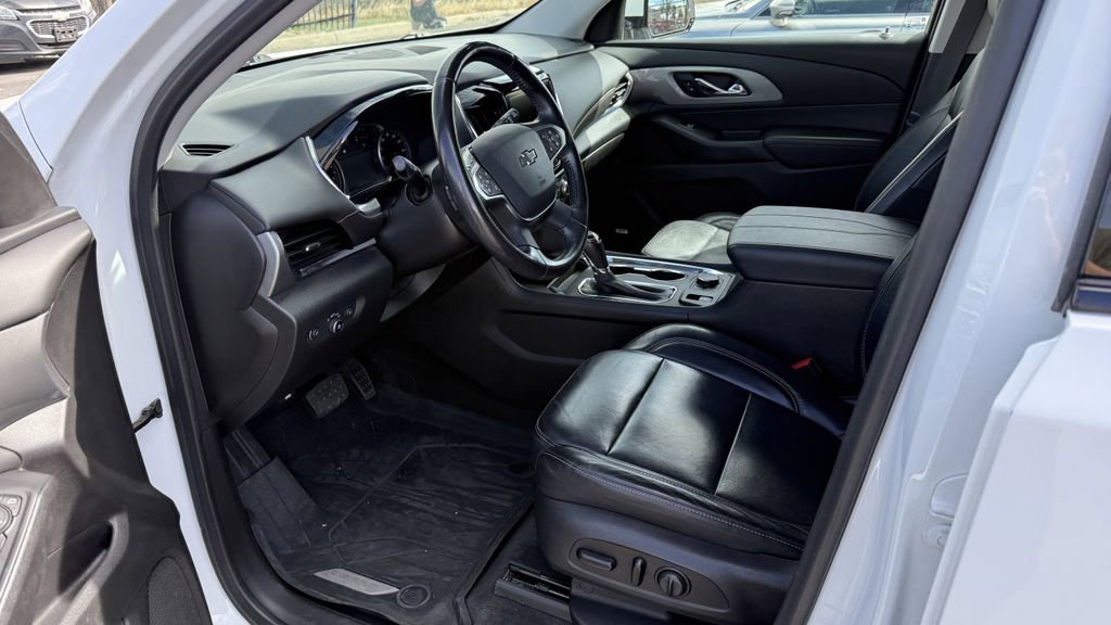 Used 2020 Chevrolet Traverse RS w/ LPO, Floor Liner Package AWD/4WD image 3