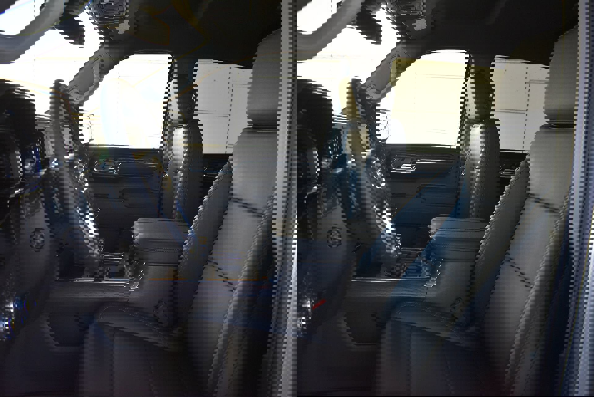 New 2026 GMC Sierra 1500 SLT w/ SLT Convenience Package image 16