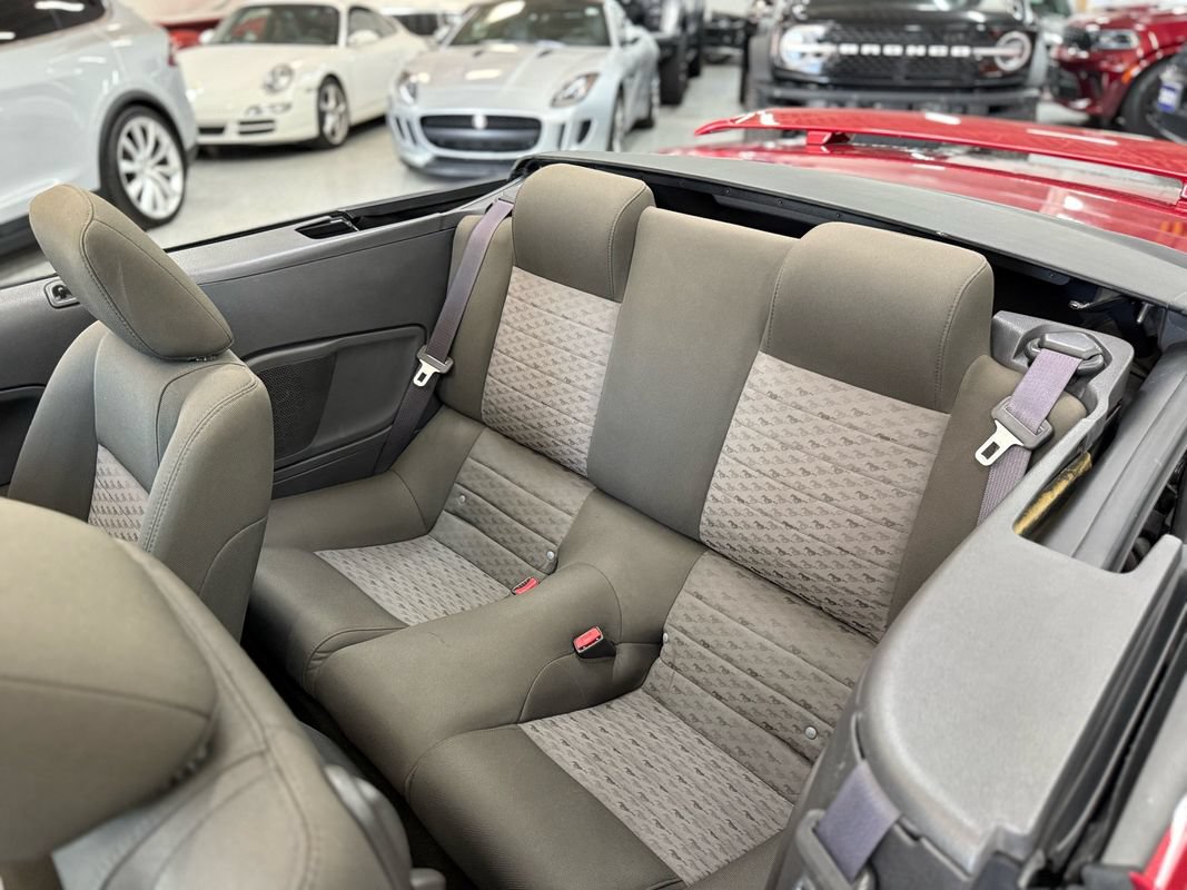 Used 2005 Ford Mustang GT RWD image 18