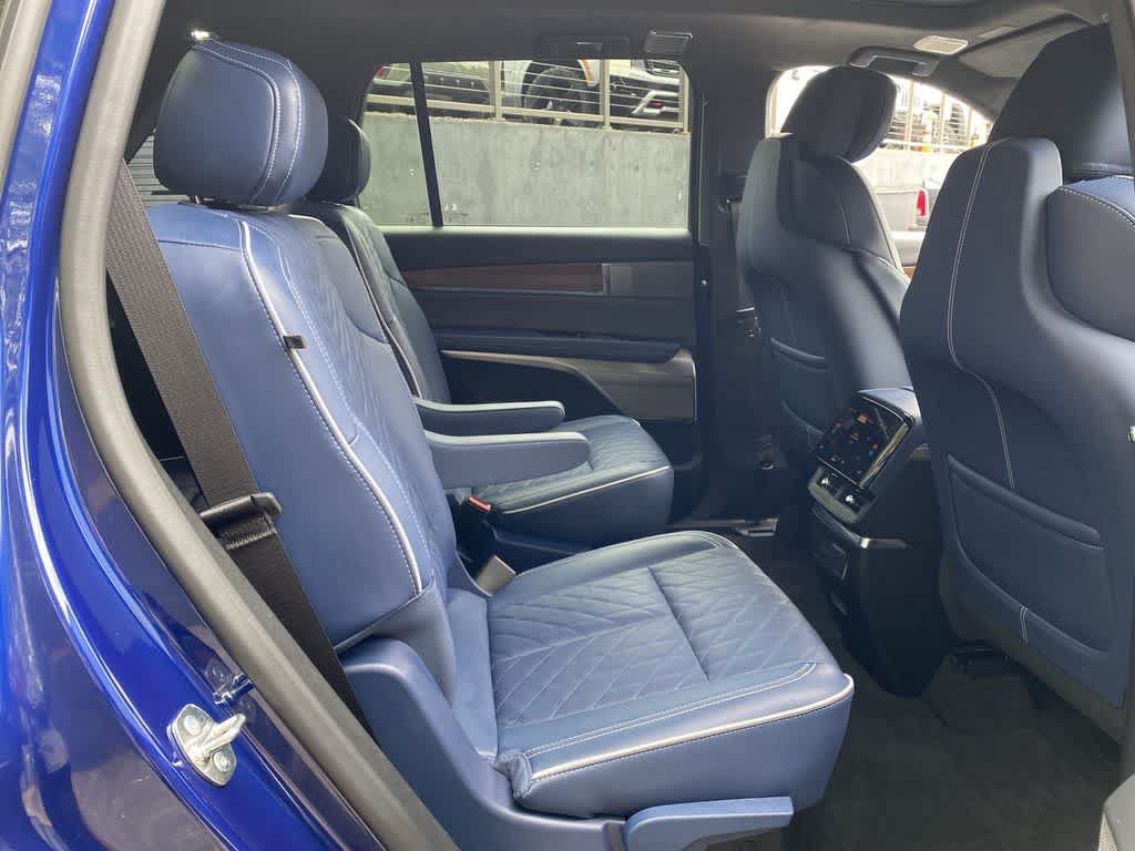 Certified 2026 Cadillac Vistiq Premium Luxury AWD/4WD image 18