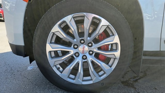 Used 2022 GMC Yukon XL Denali AWD/4WD image 11