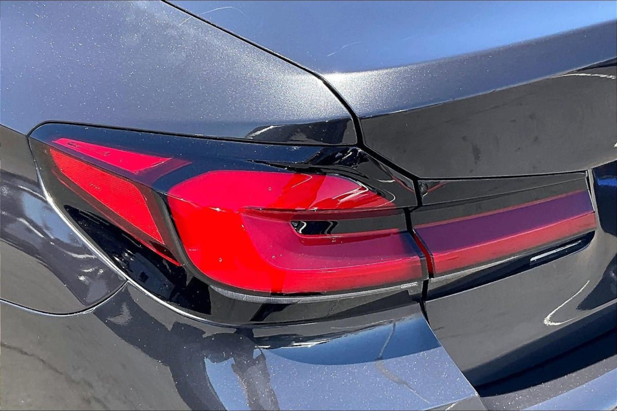 Used 2023 BMW 530e w/ M Sport Package RWD image 26