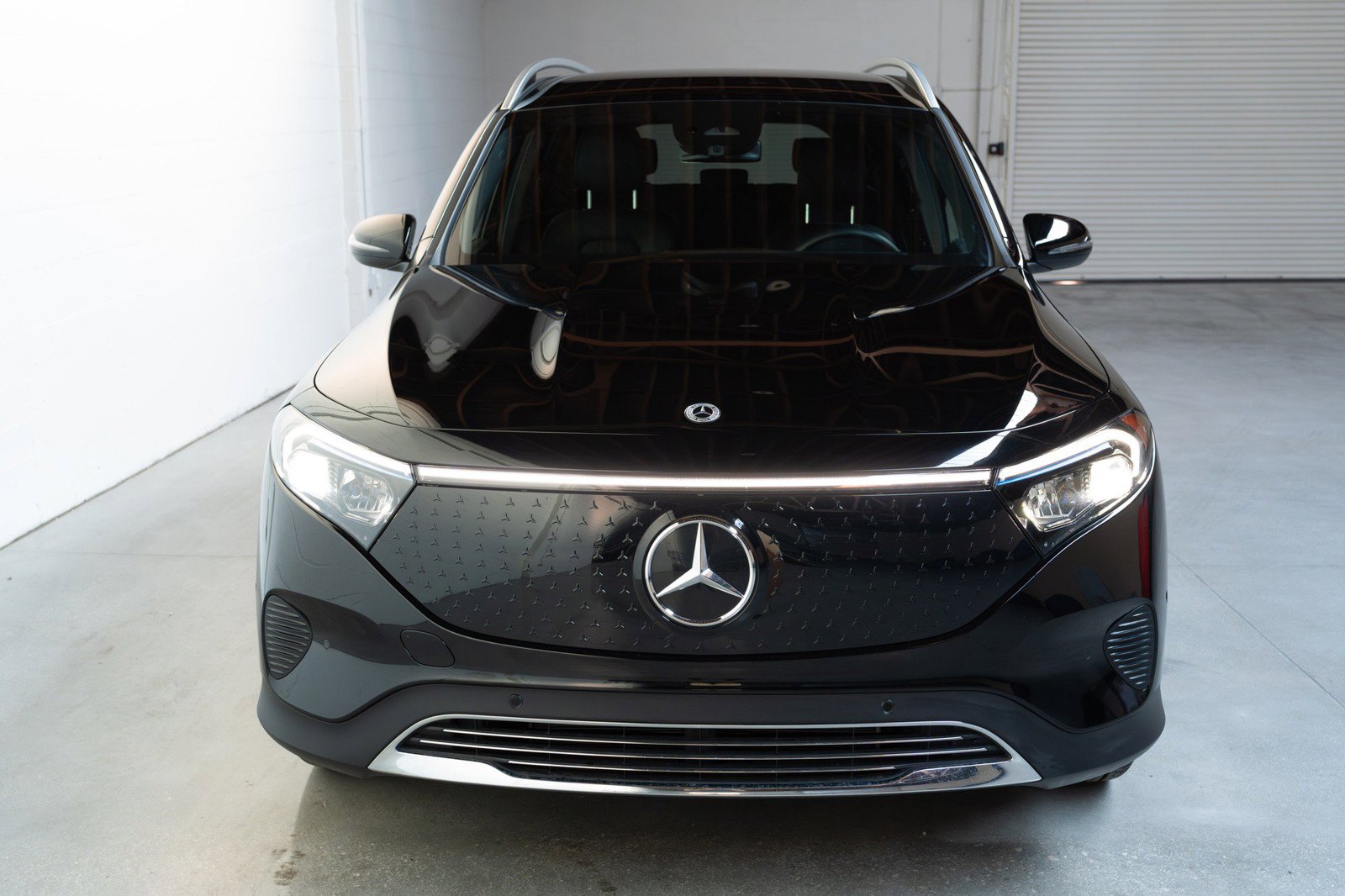Used 2024 Mercedes-Benz EQB 300 4MATIC image 9