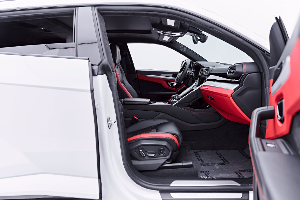 Used 2023 Lamborghini Urus S AWD/4WD image 32