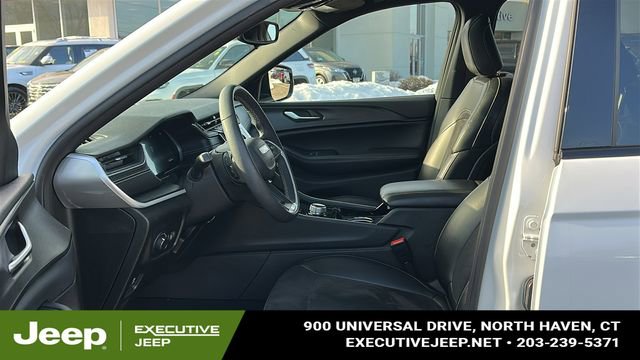 Used 2023 Jeep Grand Cherokee L Laredo AWD/4WD image 9