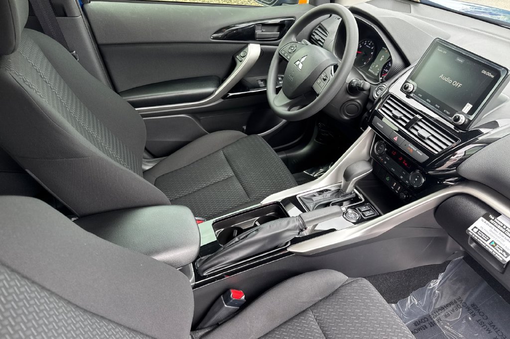 New 2026 Mitsubishi Eclipse Cross LE AWD/4WD image 17