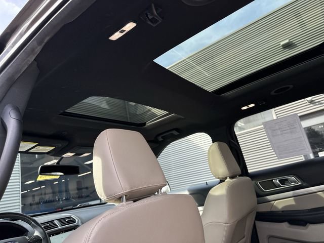 Used 2018 Ford Explorer XLT w/ Equipment Group 202A image 18