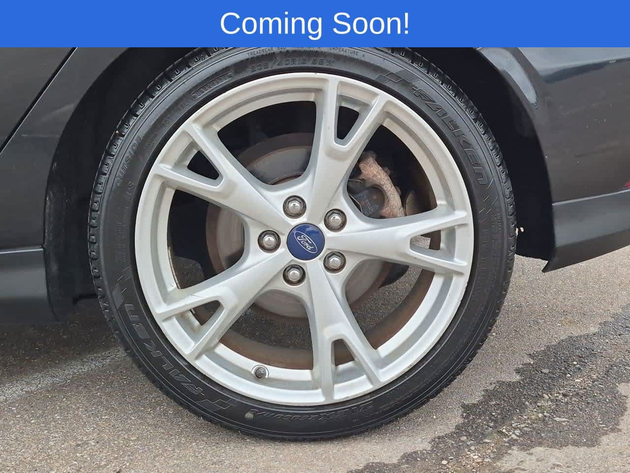 Used 2015 Ford Focus Titanium w/ Titanium Technology Package FWD image 13