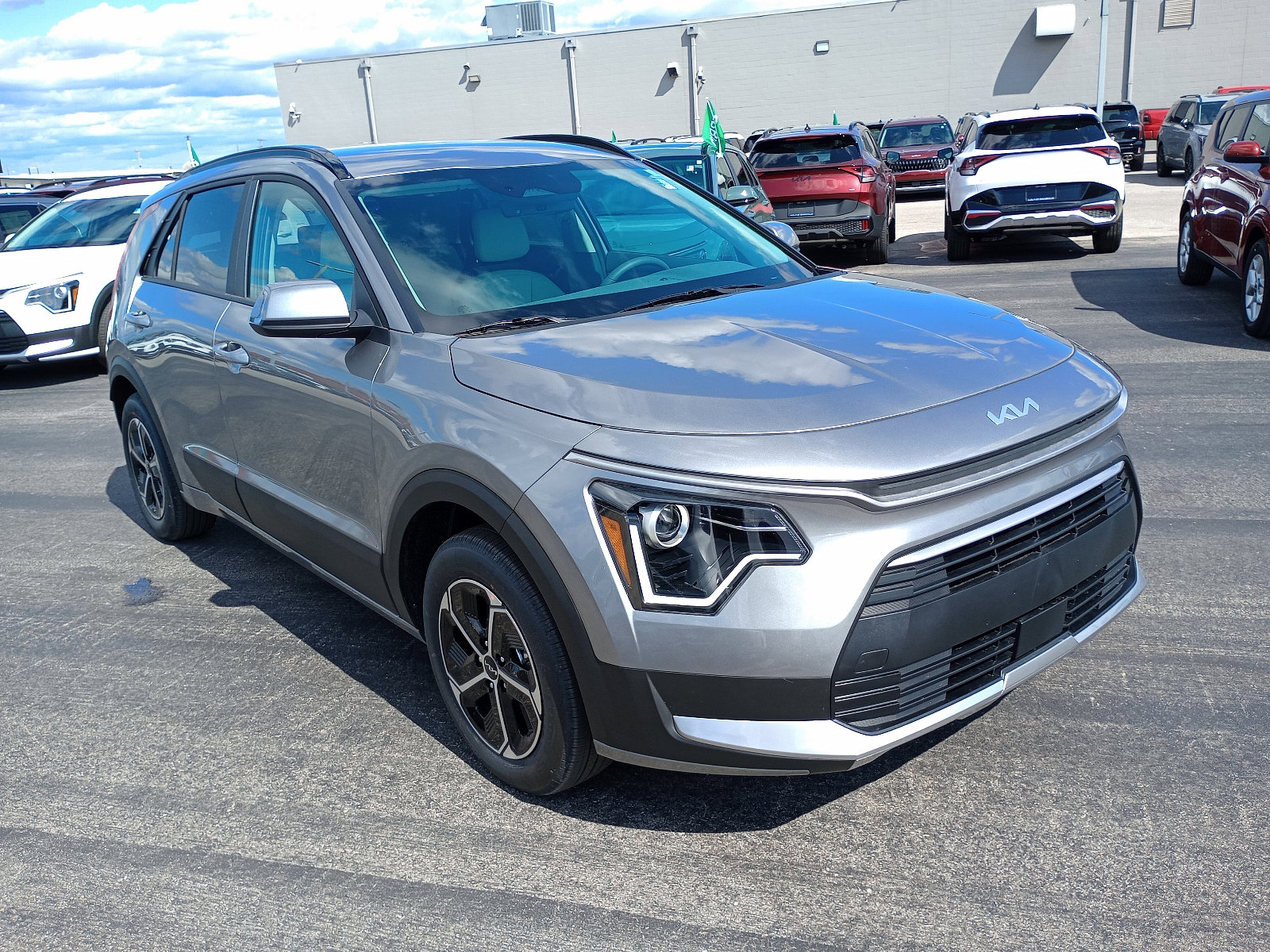 New 2025 Kia Niro EX