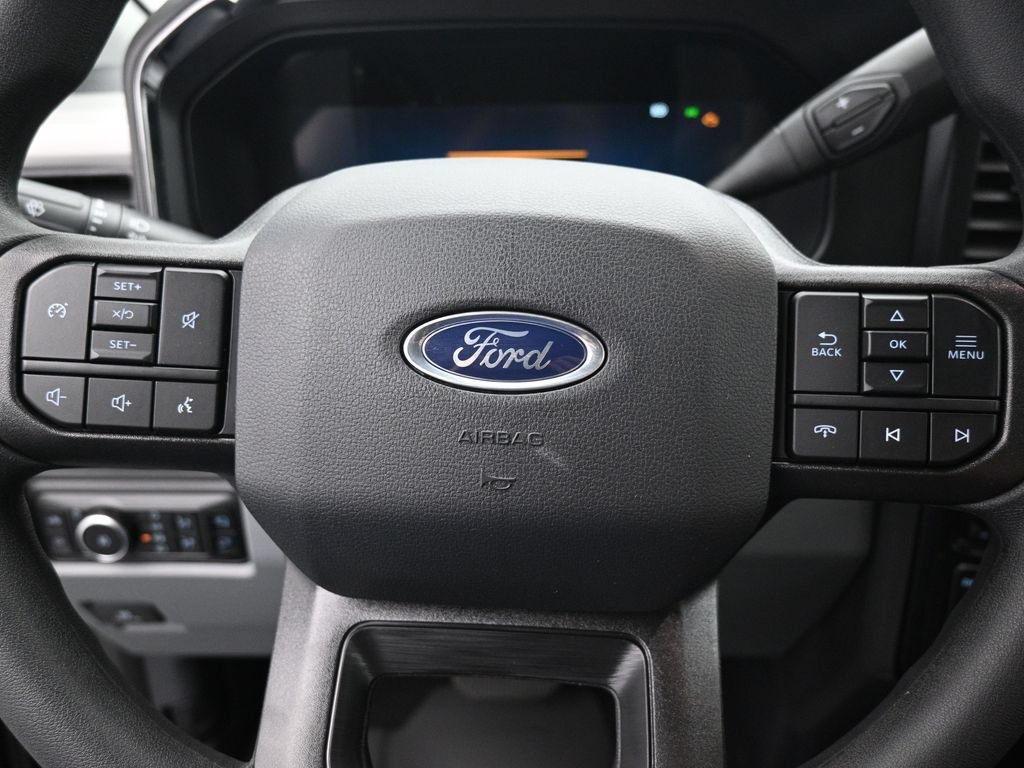 New 2026 Ford F350 XLT w/ XLT Premium Package AWD/4WD image 11