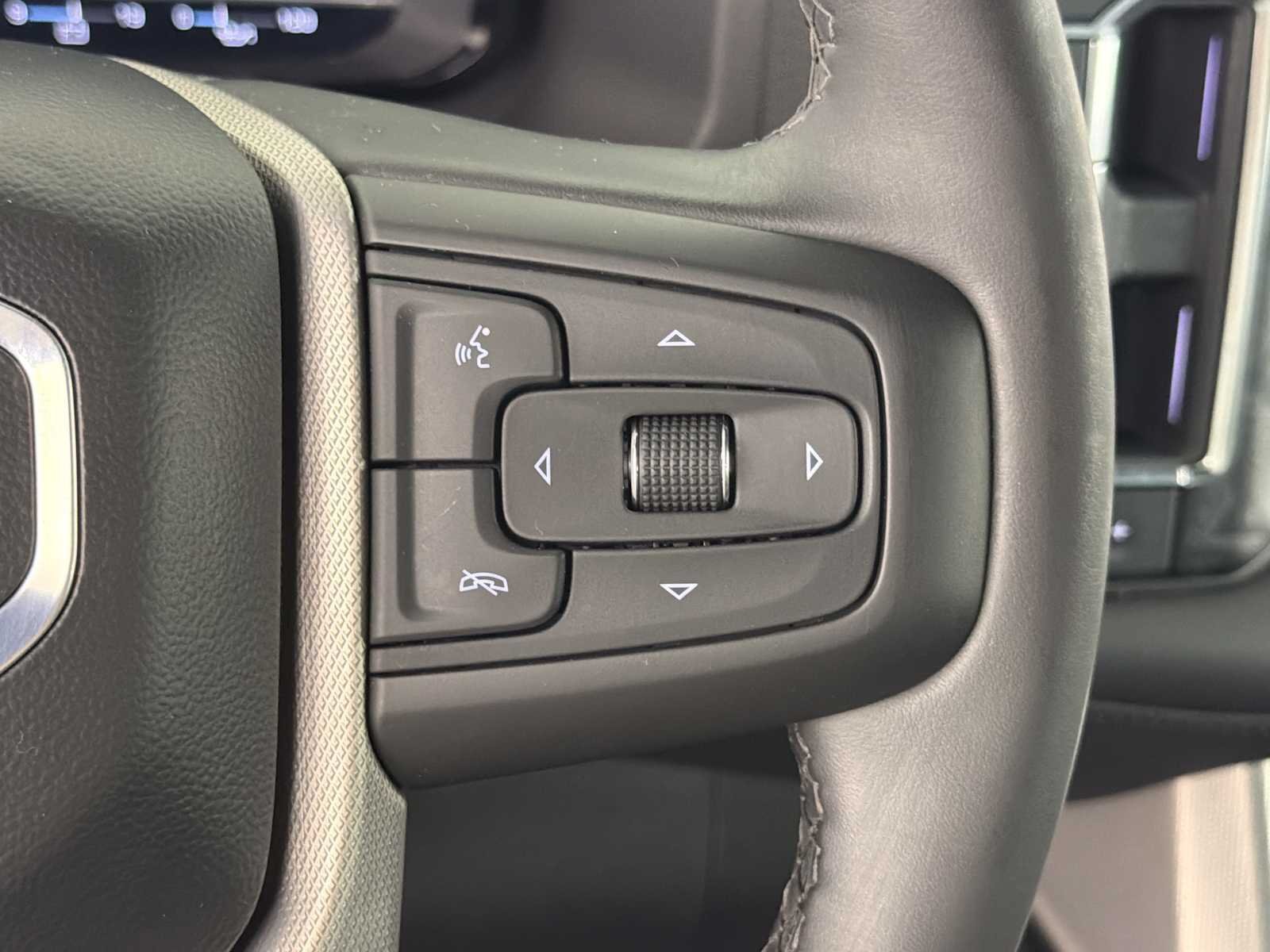 Used 2024 GMC Yukon XL Denali RWD image 28