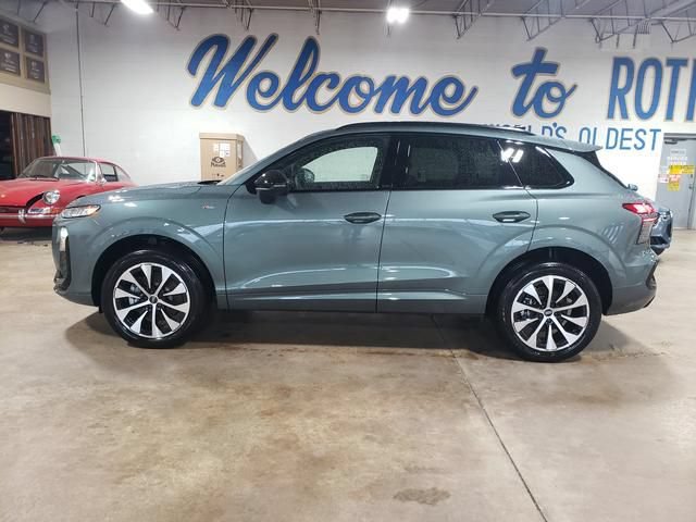 New 2026 Audi Q3 quattro 2.0T AWD/4WD image 7