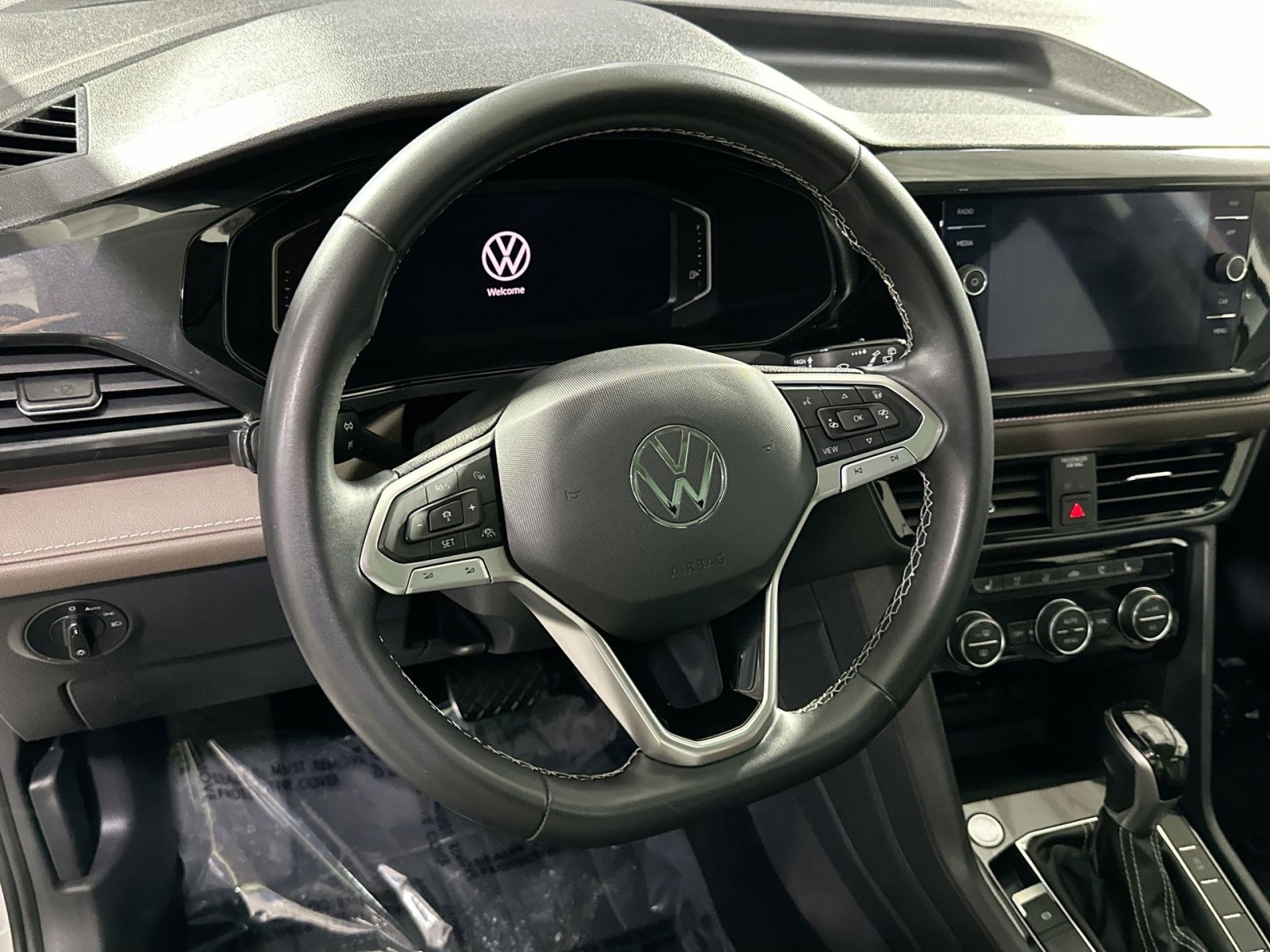 Used 2022 Volkswagen Taos SEL image 19