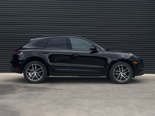 Certified 2026 Porsche Macan AWD/4WD image 7