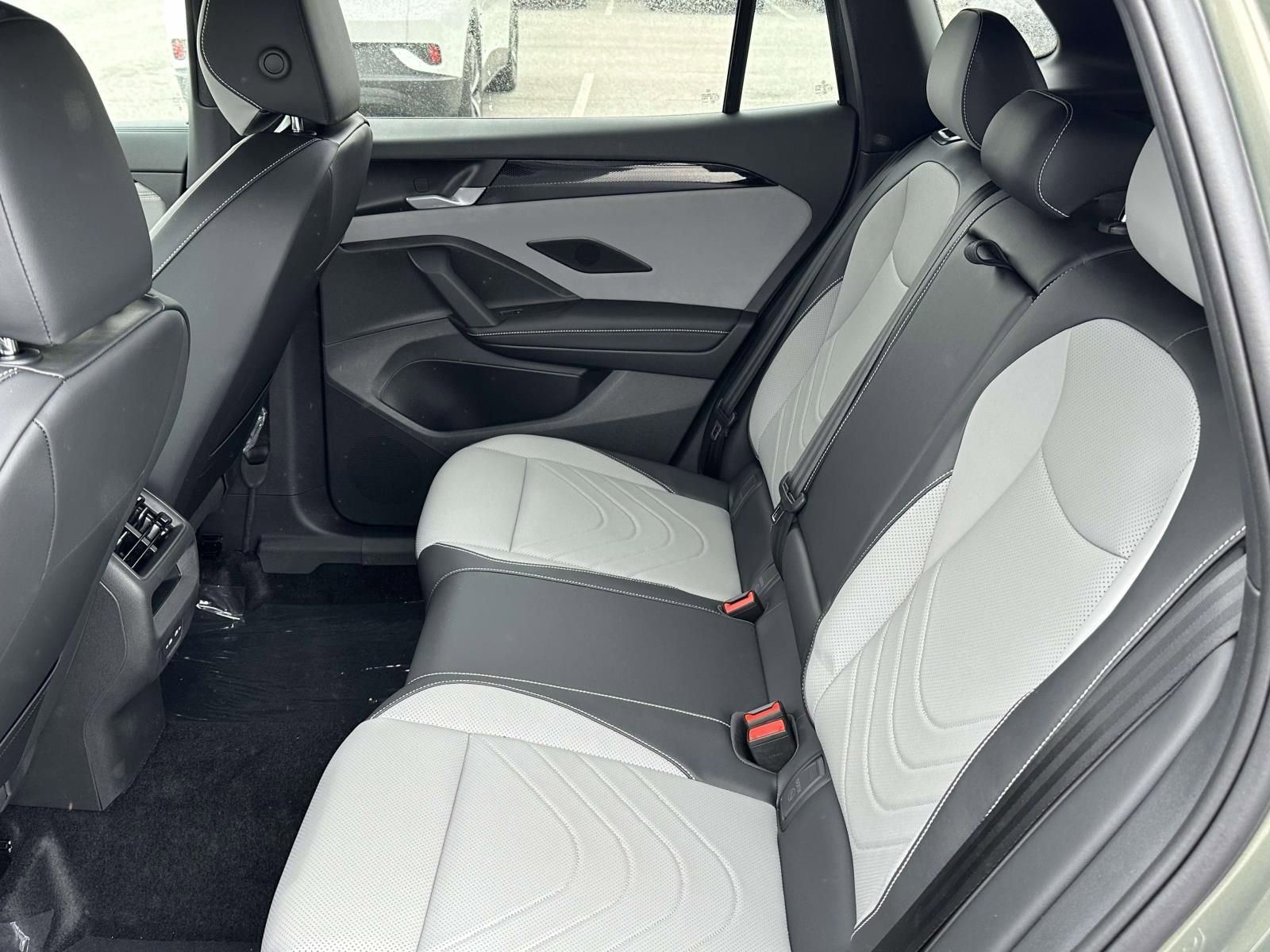 New 2026 Volkswagen Tiguan SE R-Line image 13