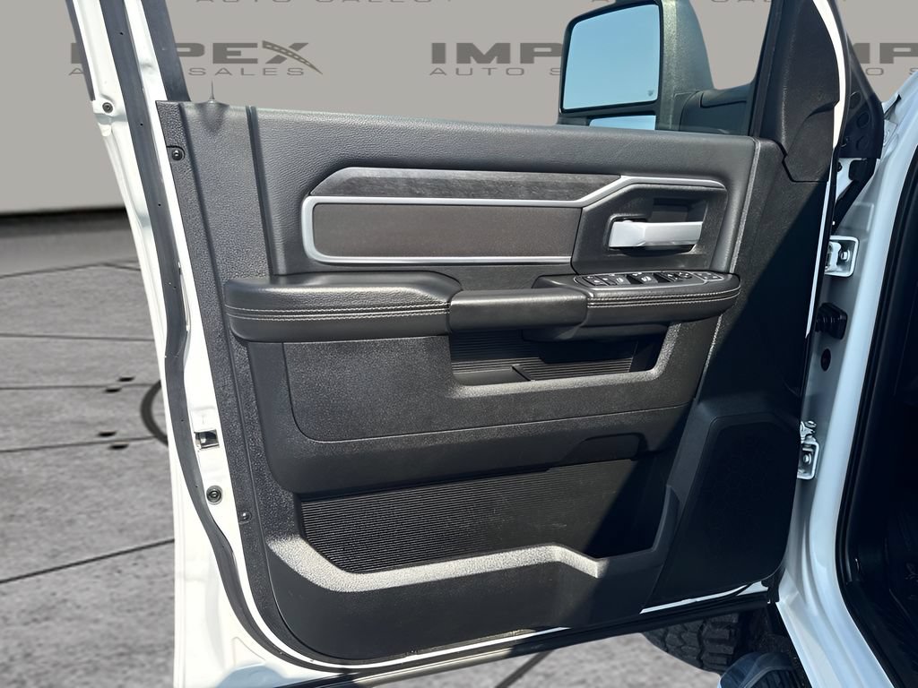 Used 2024 RAM 2500 Big Horn AWD/4WD image 21