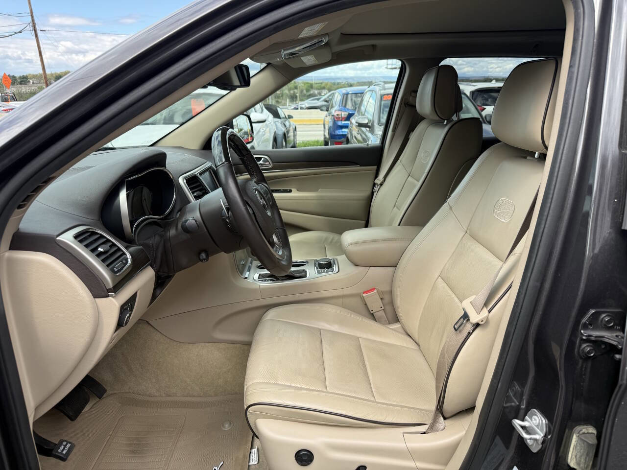 Used 2016 Jeep Grand Cherokee Overland image 12