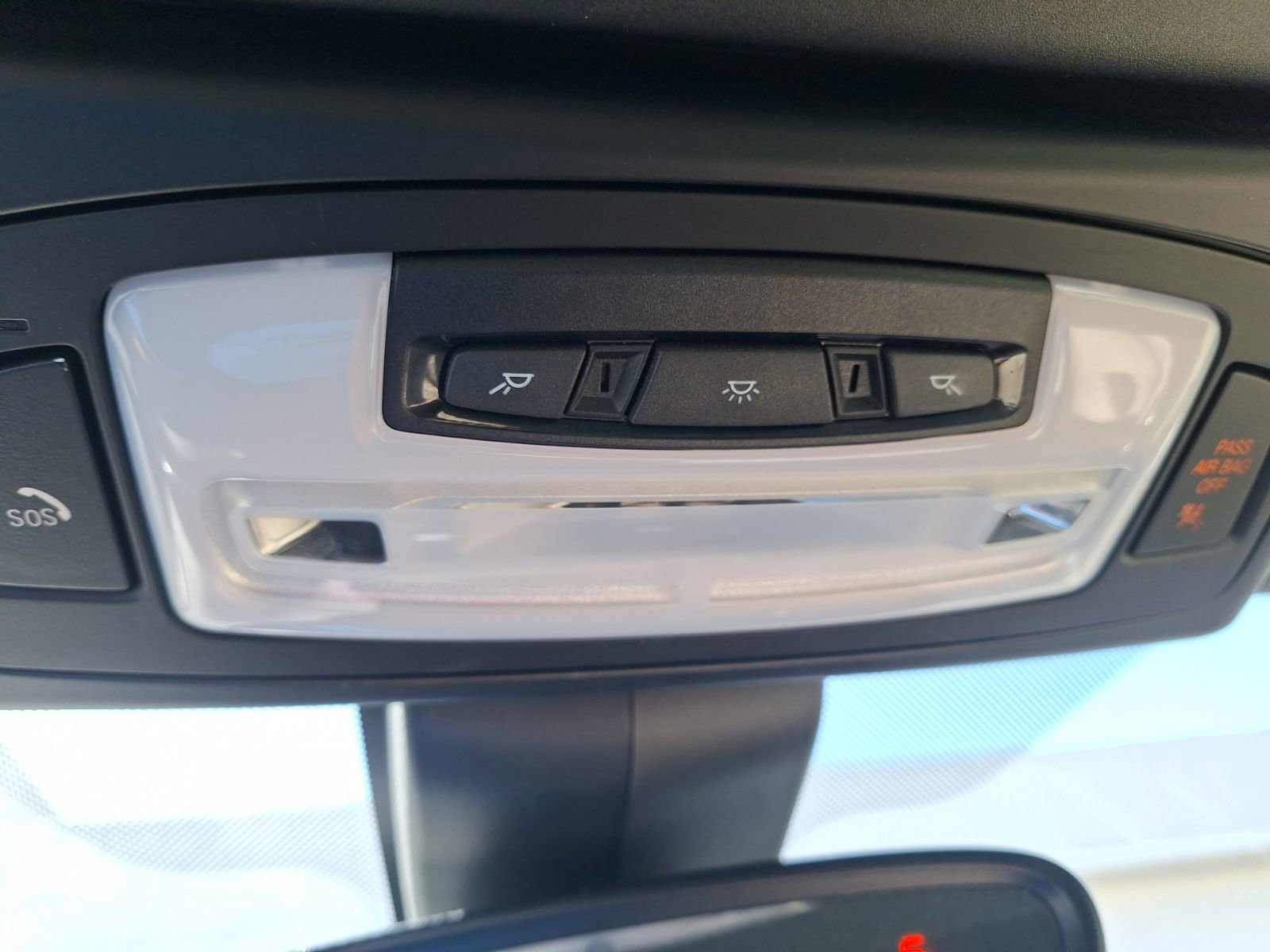 Used 2020 BMW 230i Convertible w/ Premium Package image 29