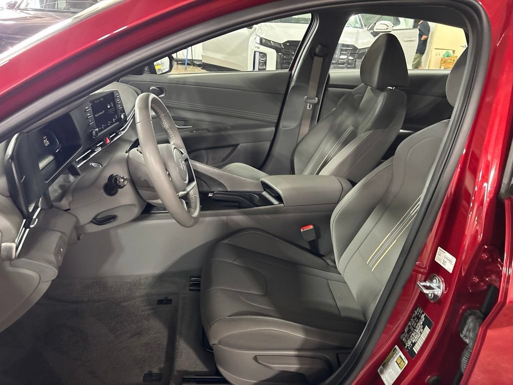 Certified 2025 Hyundai Elantra Sport FWD image 26