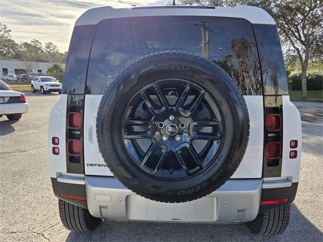 Used 2025 Land Rover Defender 110 S image 6