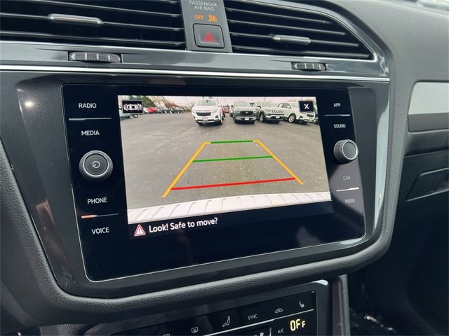 Used 2022 Volkswagen Tiguan SE image 21