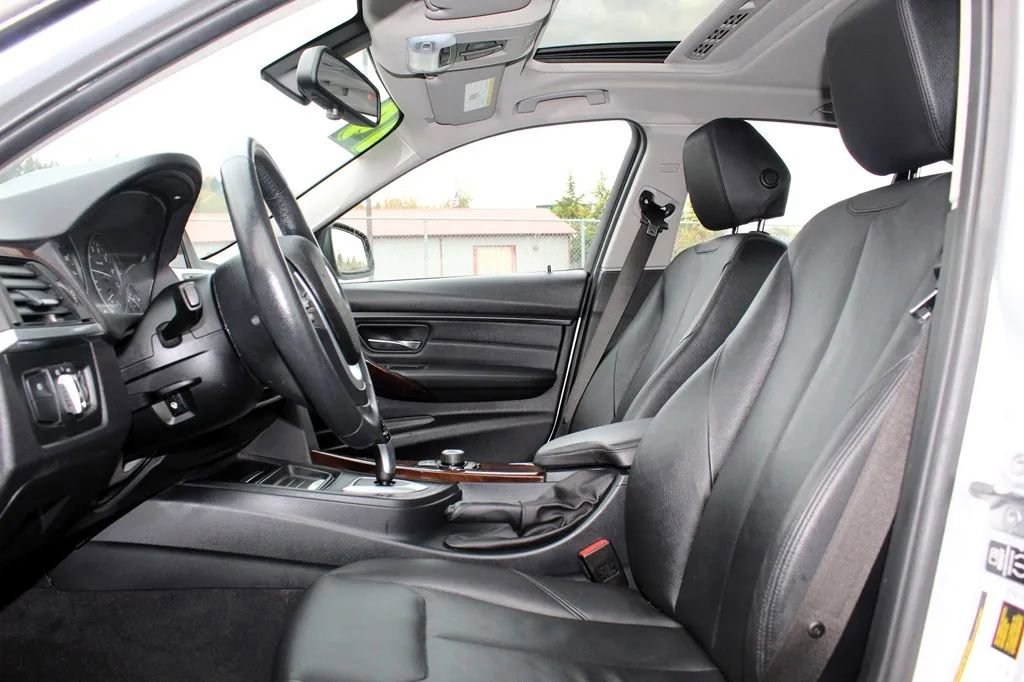 Used 2014 BMW 328i xDrive Sedan AWD/4WD image 11