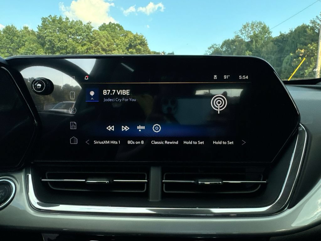 New 2026 Chevrolet Trax LT w/ LT Convenience Package FWD image 26